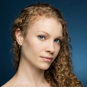 Lauren King headshot
